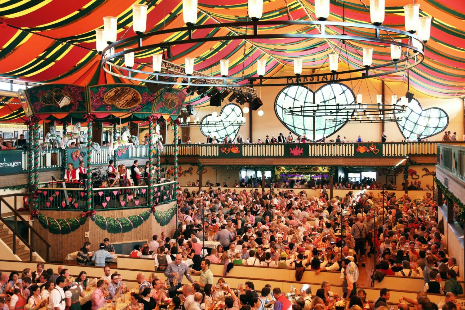 Oktoberfest: Stimmung im Festzelt.
