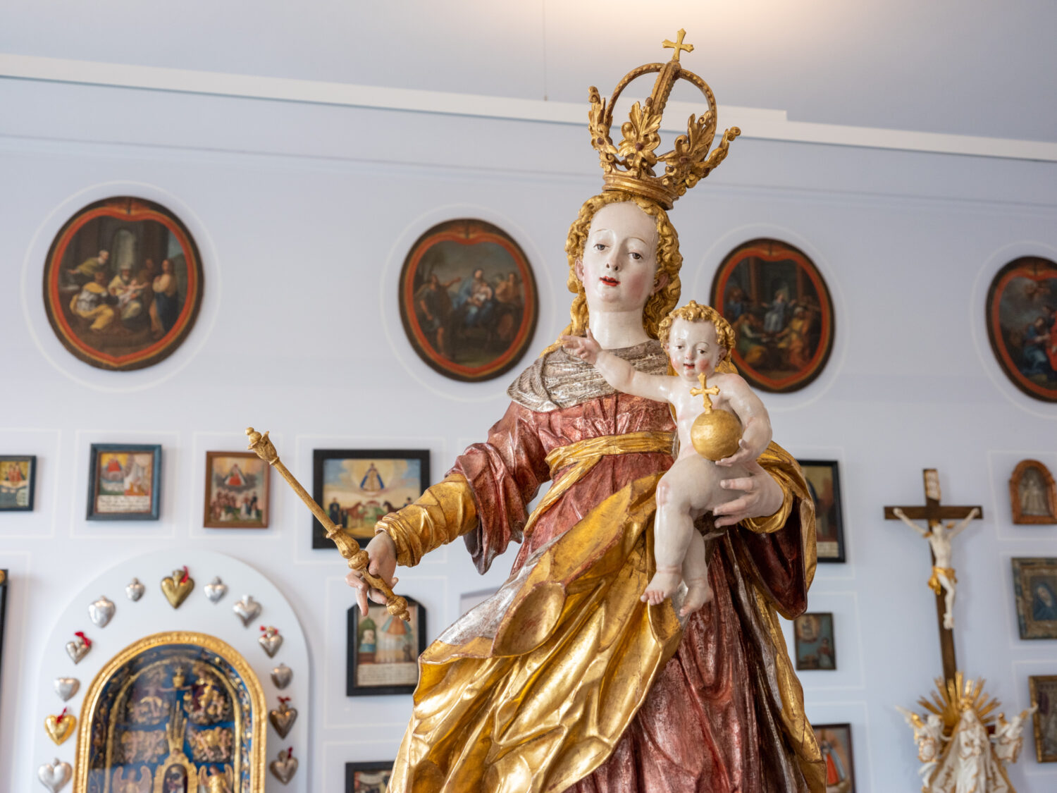 Christlicher Kunst und Volkskunst im Diözesanmuseum Freising.
