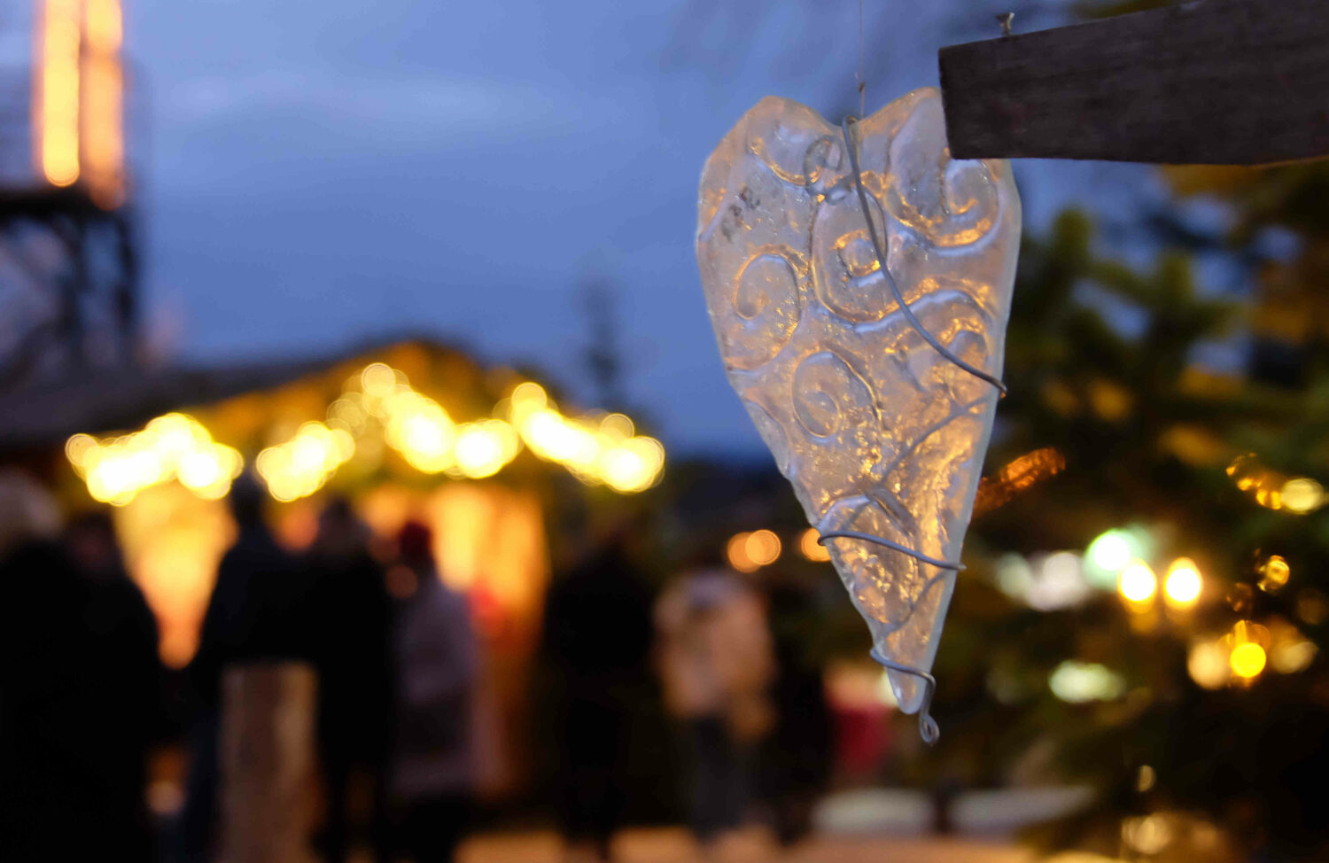 Kunsthandwerk findet man überall auf den vorweihnachtlichen Märkten 