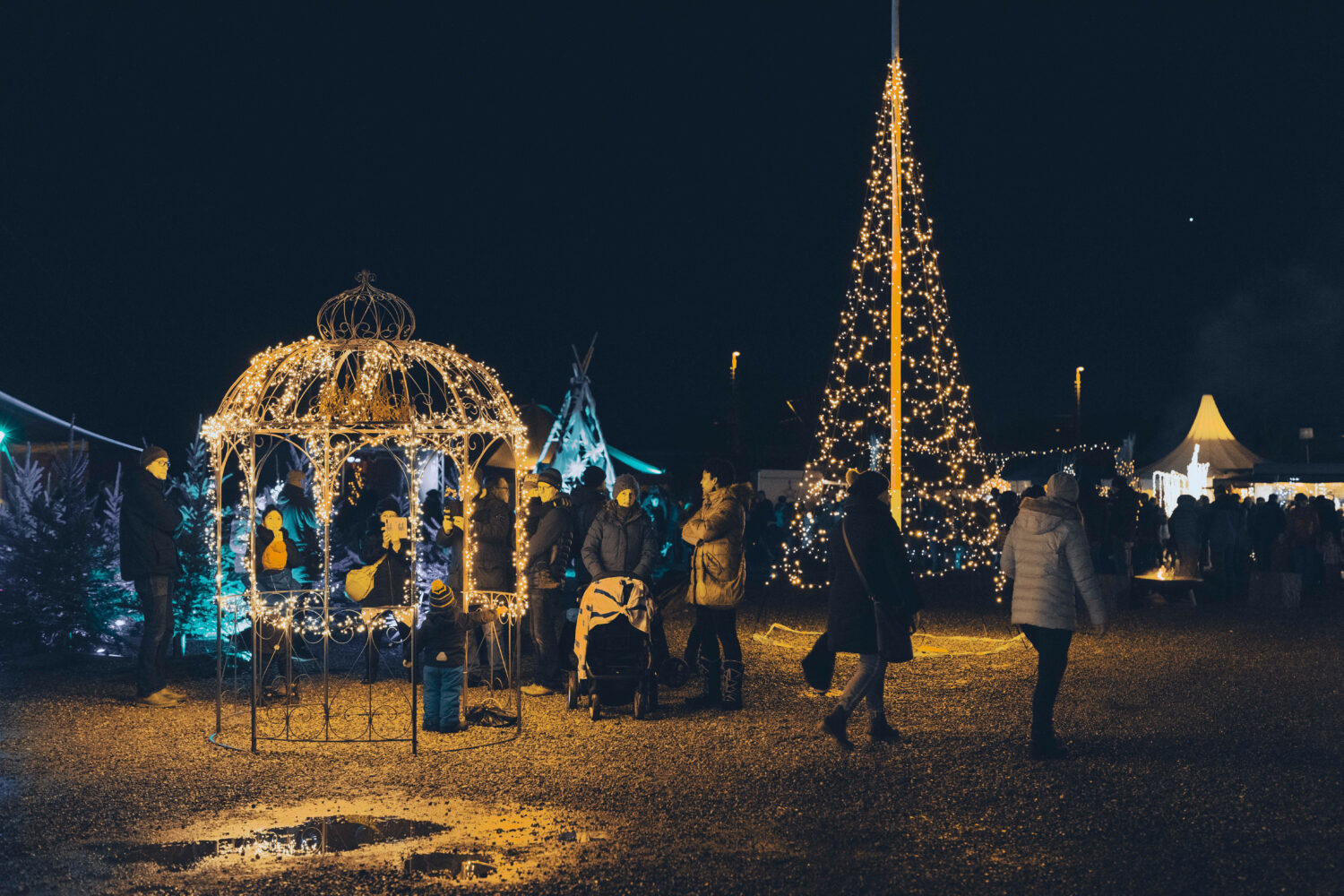 Weihnachtszauber in Maisach: ein stimmungsvolles Lichtermeer
