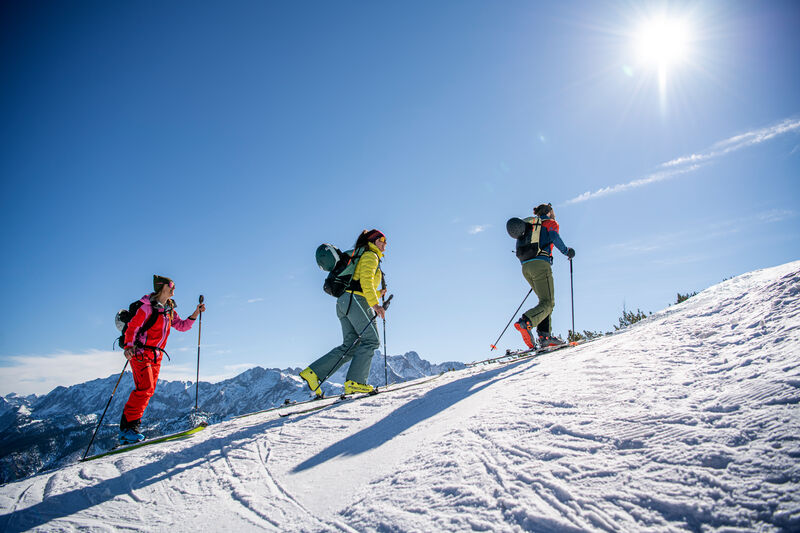 Mit Freunden genießen: Skitouren in Garmisch Classic.