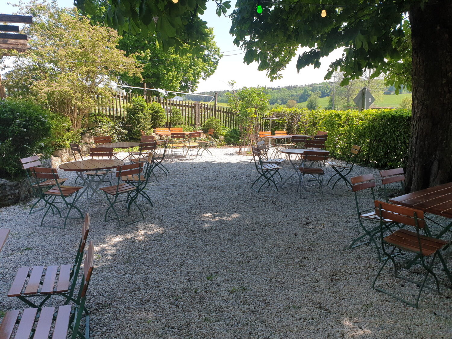 Im Biergarten findet sich immer ein schattiges Plätzchen.